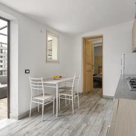 Letizia House * شينيسي