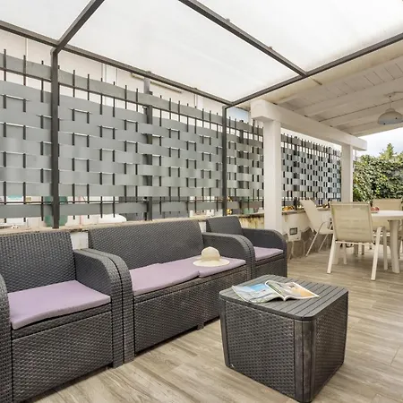 Letizia House Apartmán *